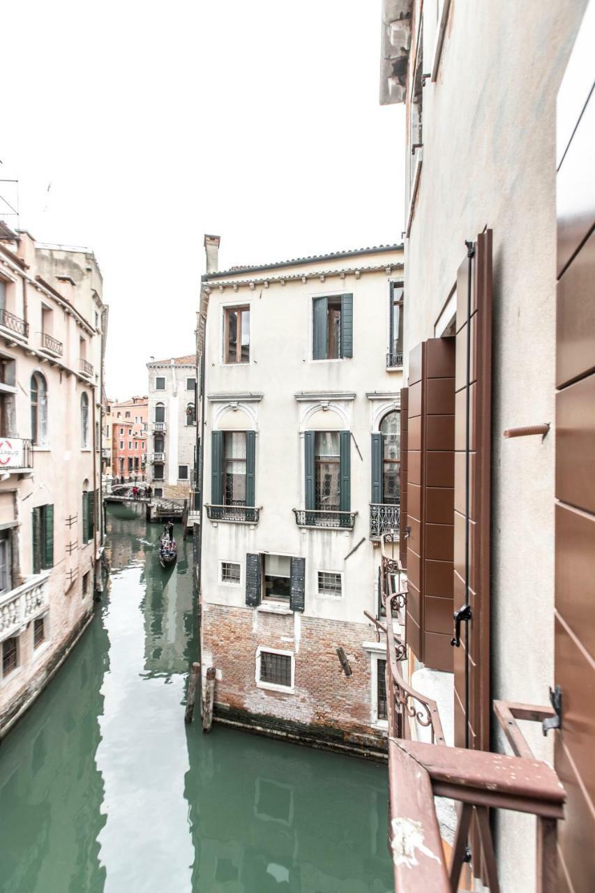 Rialto Canal View Deluxe R&R Apartment เวนิส ภายนอก รูปภาพ