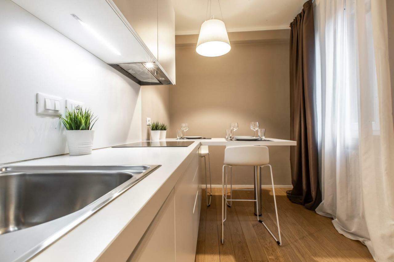 Rialto Canal View Deluxe R&R Apartment เวนิส ภายนอก รูปภาพ
