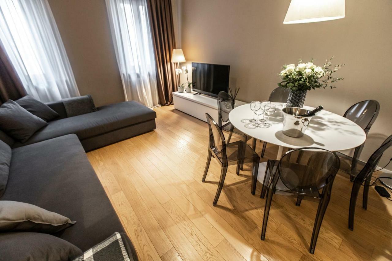 Rialto Canal View Deluxe R&R Apartment เวนิส ภายนอก รูปภาพ