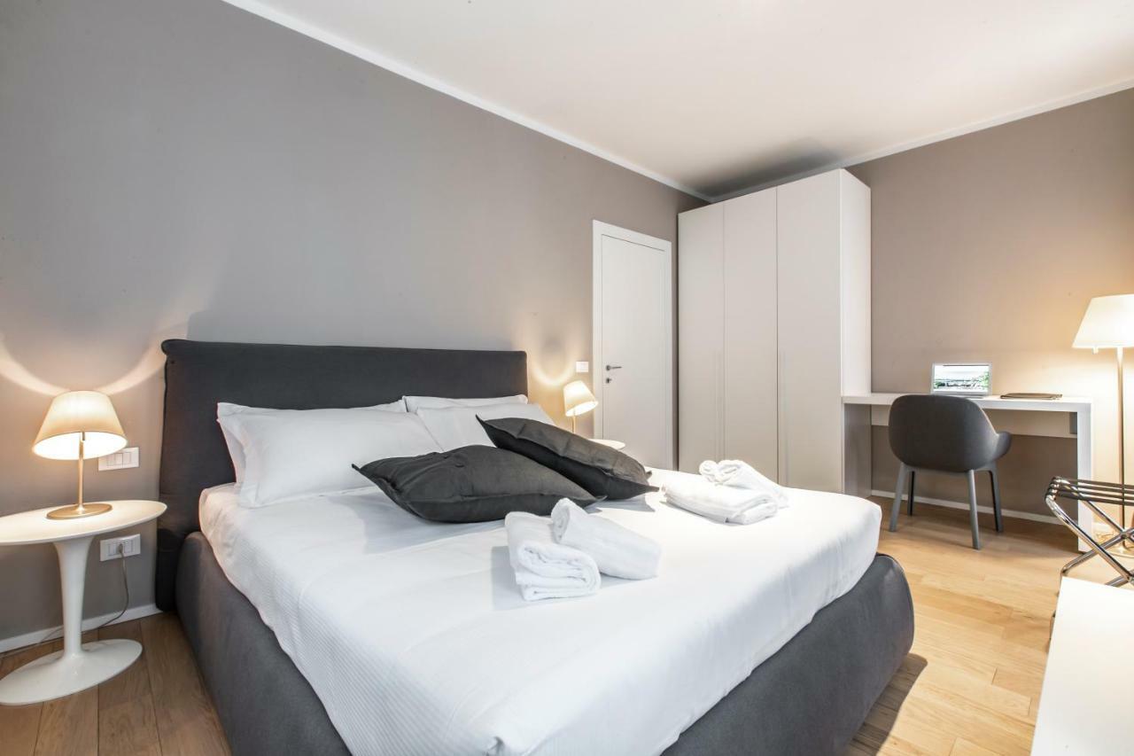 Rialto Canal View Deluxe R&R Apartment เวนิส ภายนอก รูปภาพ