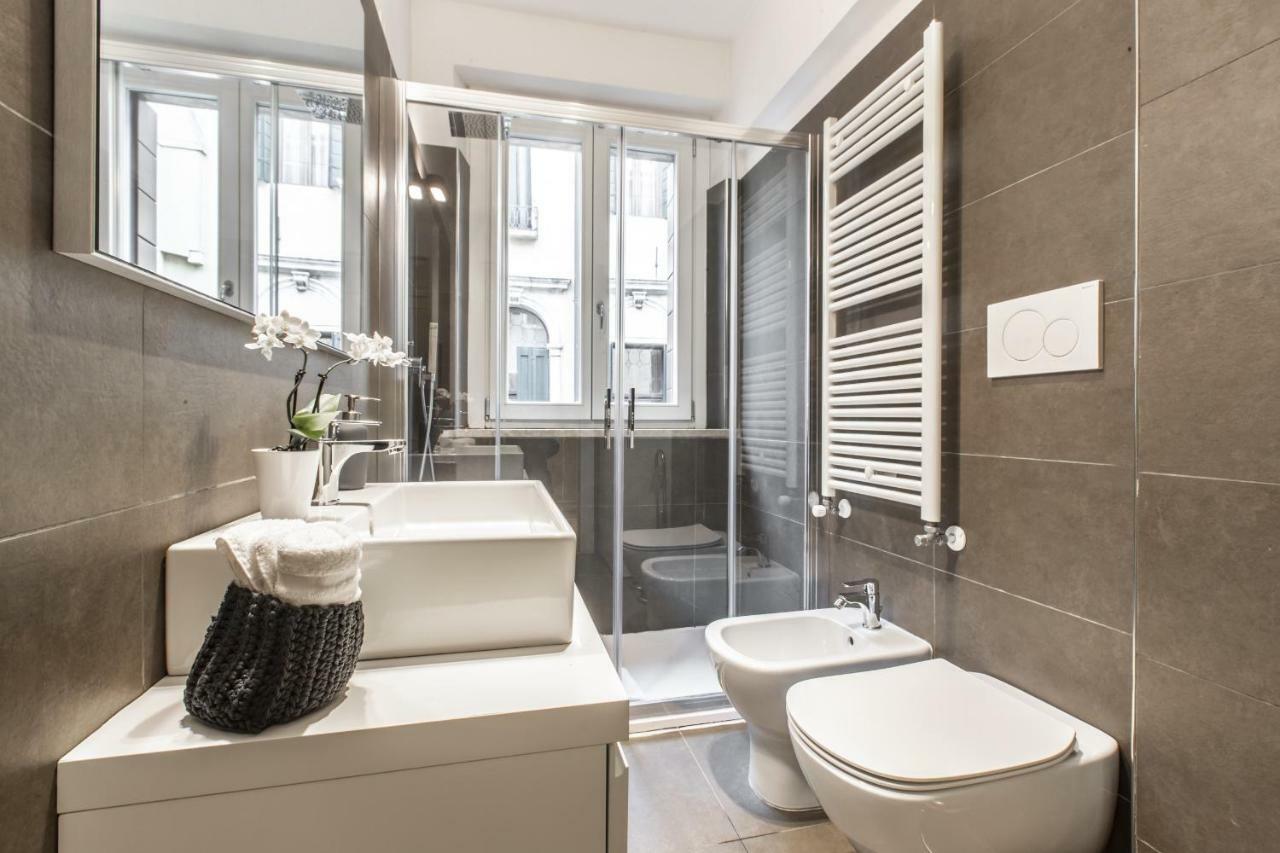 Rialto Canal View Deluxe R&R Apartment เวนิส ภายนอก รูปภาพ